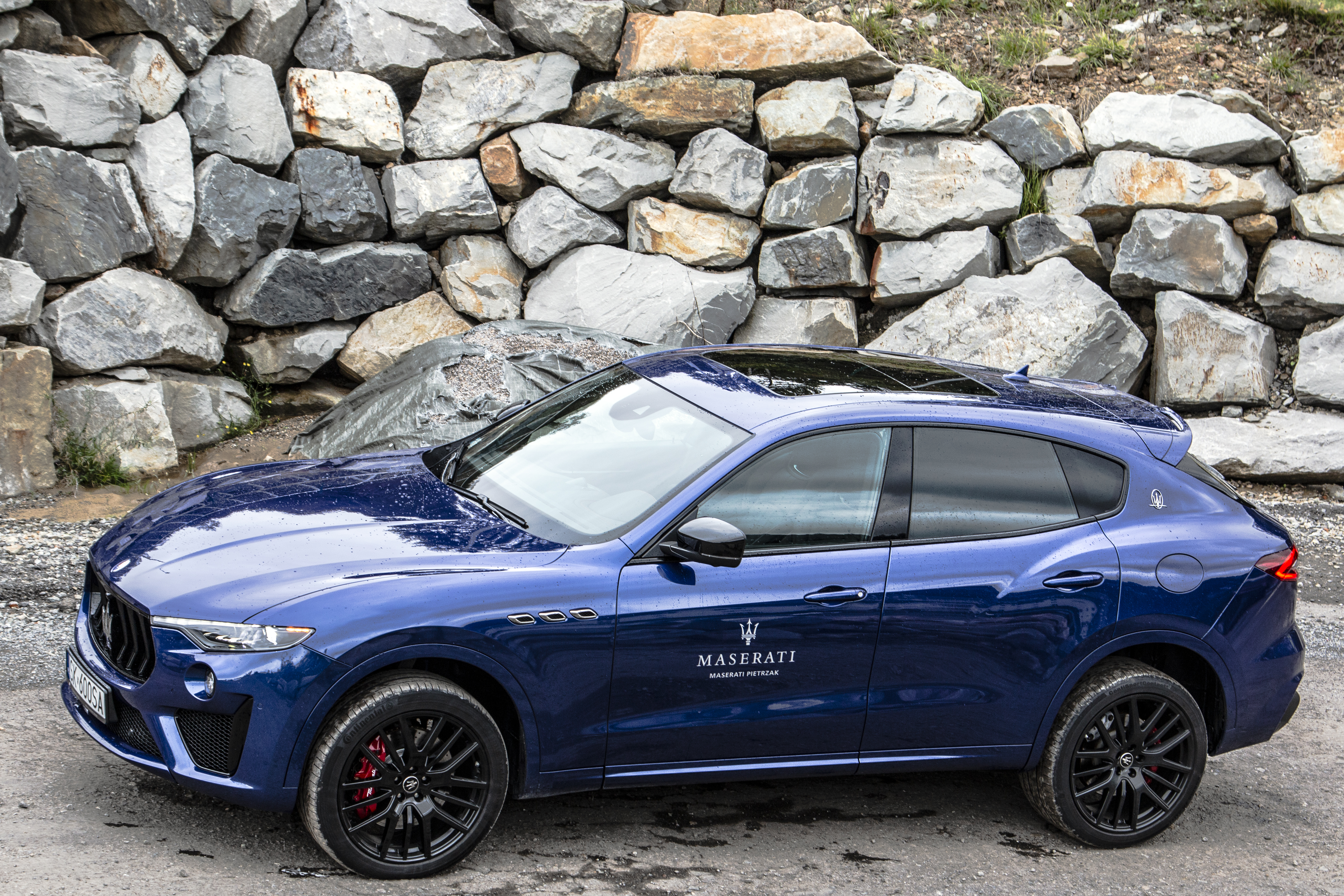 Maserati Levante profil